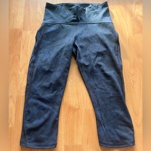 lululemon athletica Train Times Crop Camouflage Midnight Navy Leggings Size 6